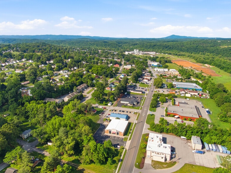 More Photos Of 800 W Main St, Radford Freestanding For Sale