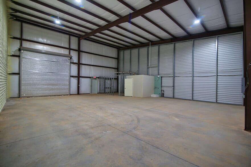 More Photos Of 5700 N Bryant, Oklahoma City Warehouse For Sale
