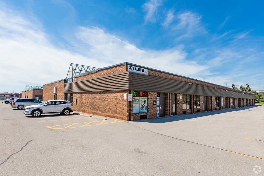 More Photos Of 877 Alness St, Toronto Showroom For Lease