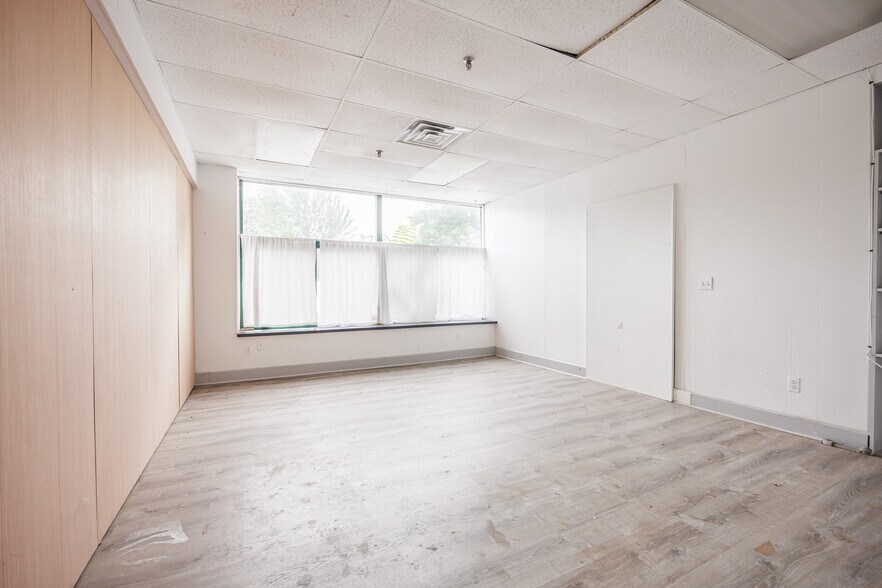More Photos Of 1024 Garson Ave, Rochester Light Manufacturing For Sale