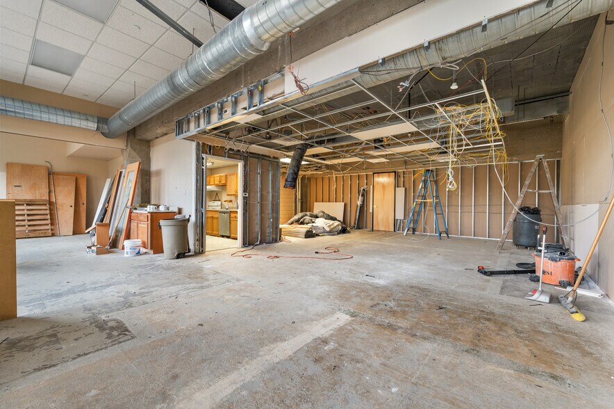 More Photos Of 5830 Ellsworth Ave, Pittsburgh Medical For Lease