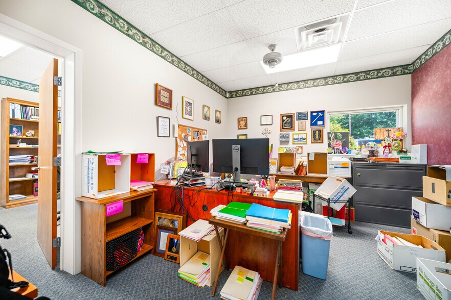 More Photos Of 816 University Pky, Natchitoches Office For Sale