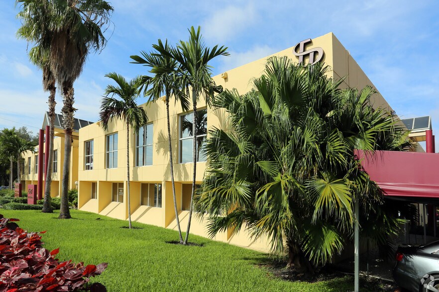 More Photos Of 2627 NE 203rd St, Aventura Office For Lease