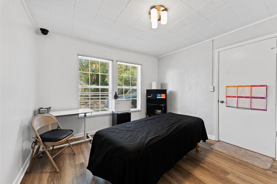 More Photos Of 925 Florida Ave, Palm Harbor Office Residential For Sale