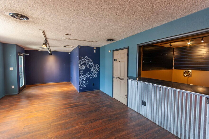 More Photos Of 1710 W Eisenhower Blvd, Loveland Storefront Retail Office For Lease