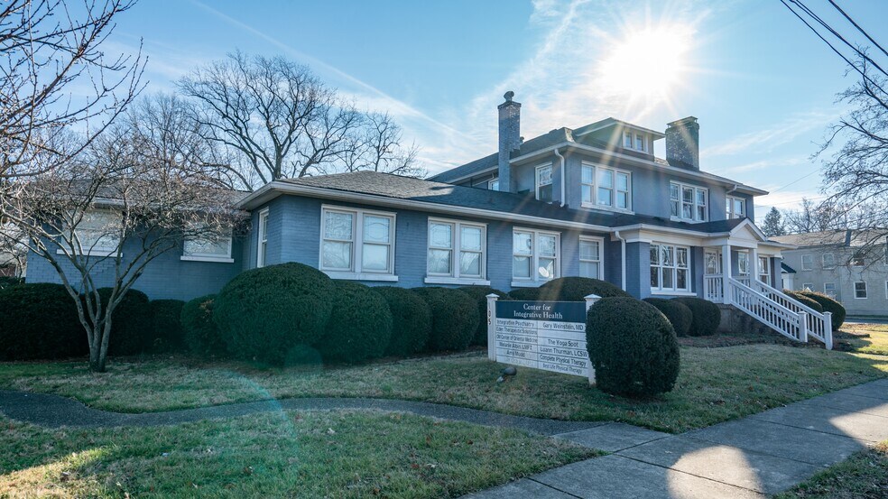 More Photos Of 105 Lyndon Ln, Louisville Medical For Sale