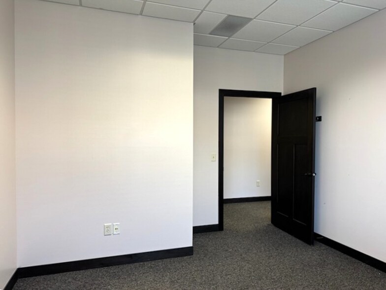 More Photos Of 6330 S Western Ave, Sioux Falls Office For Lease