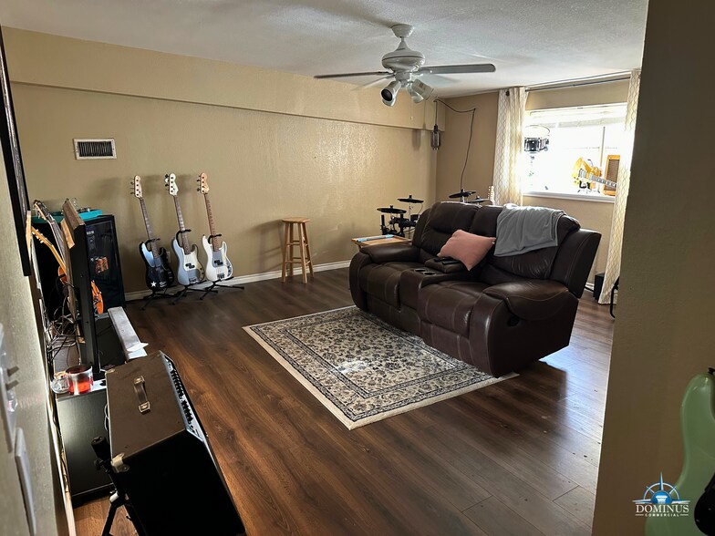 More Photos Of 122 Aviator Dr, Fort Worth Specialty For Lease