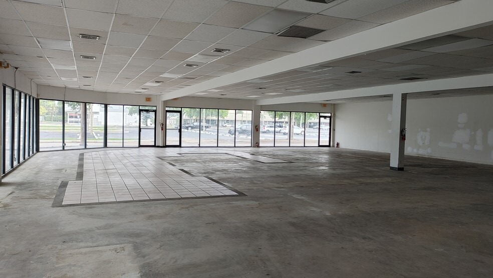 More Photos Of 1360 N State Road 7, Margate Freestanding For Lease
