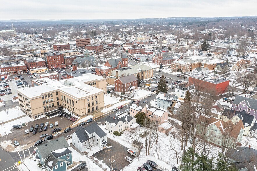More Photos Of 32 School St, Leominster Office For Lease