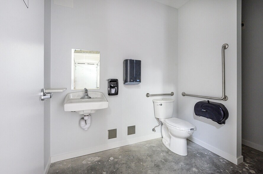 More Photos Of 240 Larkspur St, Kamloops Industrial For Sale