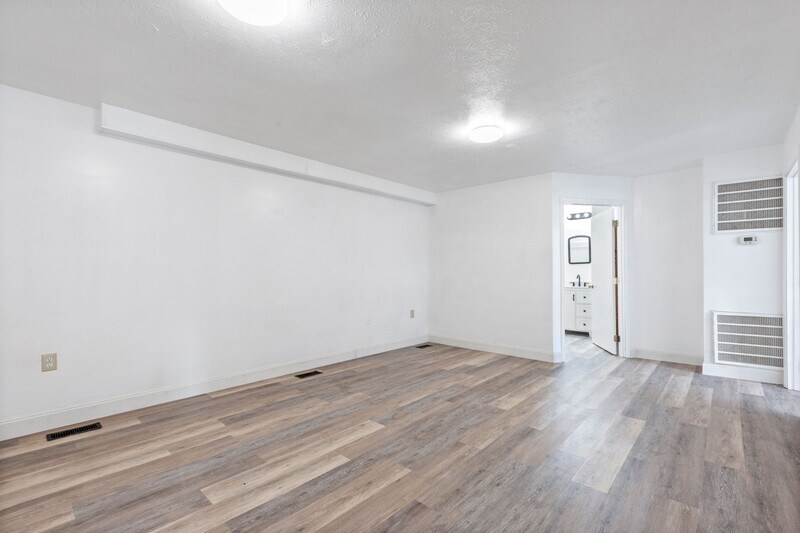 Primary Photo Of 437 S Royal Ave, Front Royal Office Residential For Lease