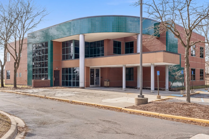 More Photos Of 40000 Eight Mile Rd, Northville Medical For Sale