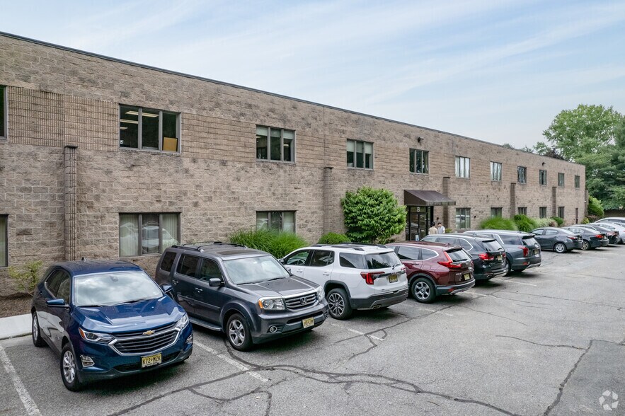 More Photos Of 7 Reuten Dr, Closter Flex For Lease