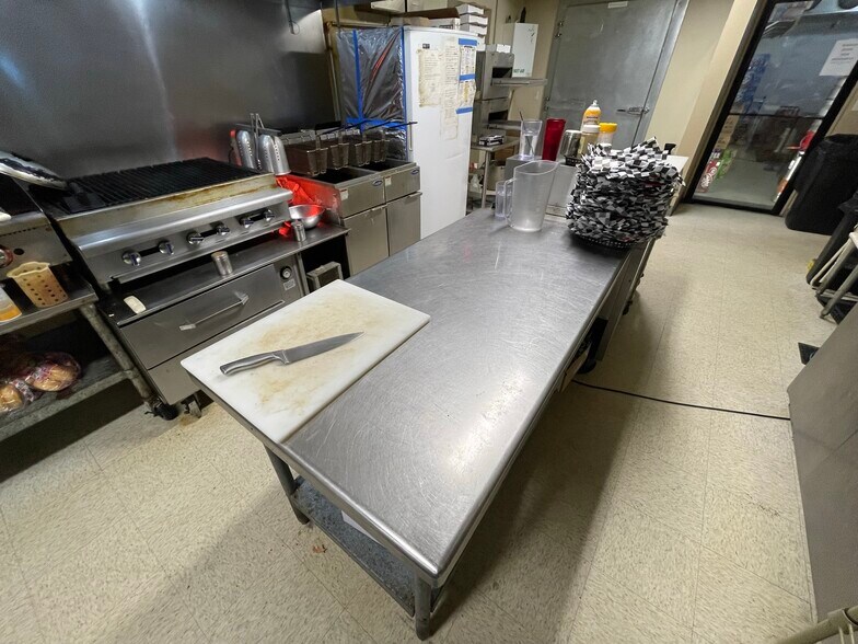 More Photos Of 208 W Arnold Ave, Arnold Restaurant For Sale