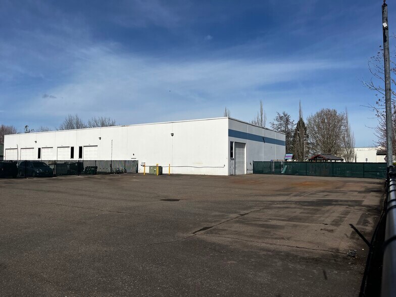 More Photos Of 2130 NE Griffin Oaks St, Hillsboro Land For Lease