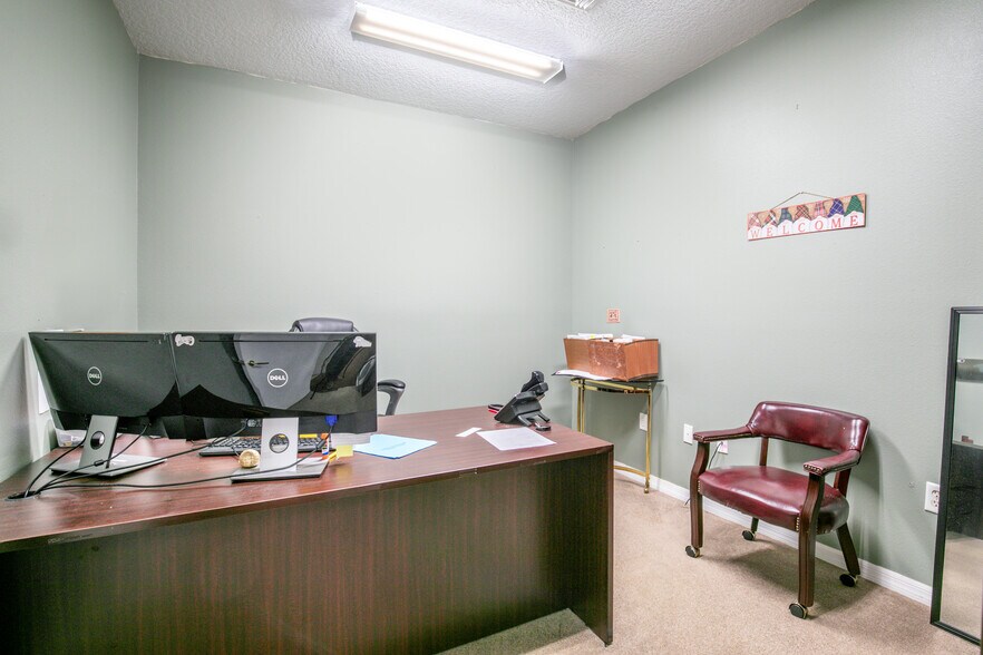 More Photos Of 205 E Burleigh Blvd, Tavares Office For Sale