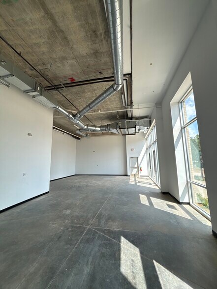 More Photos Of 1401 NE John Deshields Blvd, Bentonville Apartments For Lease