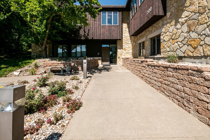 More Photos Of 200 Southwind Pl, Manhattan Office For Lease