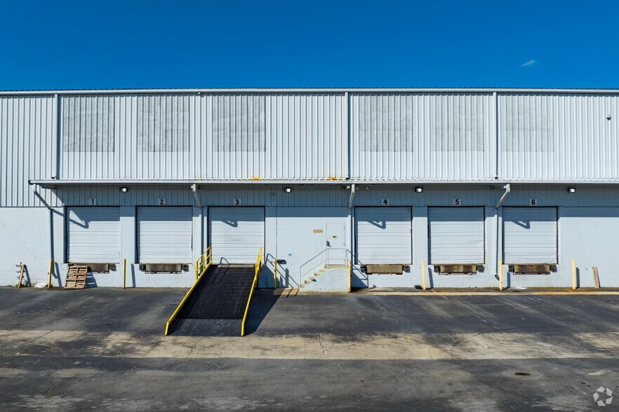 More Photos Of 5806 N 53rd St, Tampa Distribution For Lease