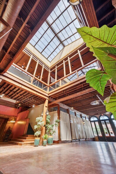 More Photos Of 210 Moody Ave, Galveston Storefront Retail Office For Sale