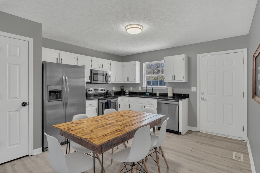 More Photos Of 901 21st Ave N, Nashville Multifamily For Sale