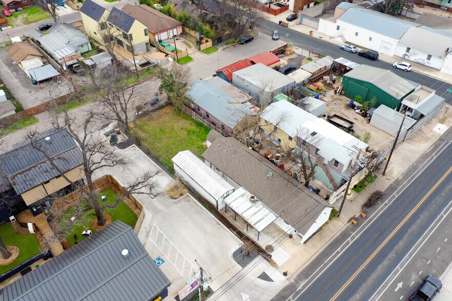 More Photos Of 2607 E 5th St, Austin Religious Facility For Sale