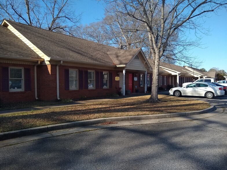 More Photos Of 118 North Ave, Jonesboro Office For Lease