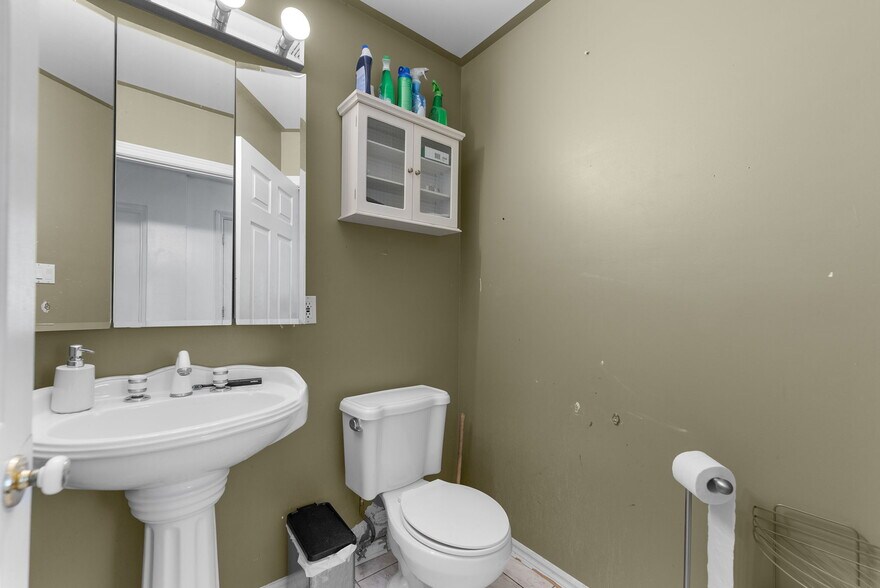 More Photos Of 29 Laren St, Wahnapitae Apartments For Sale