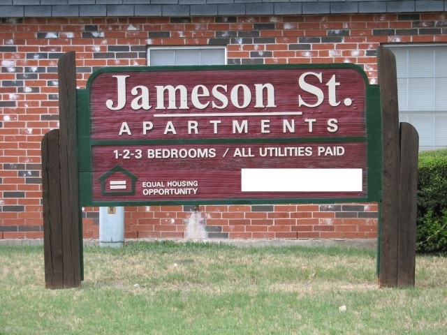More Photos Of 1121 Jameson St, Weatherford Apartments For Sale