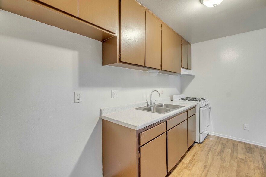More Photos Of 3943 N H St, San Bernardino Apartments For Sale