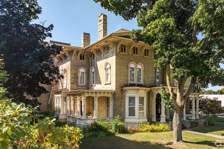 More Photos Of 1012 Main St, Racine Lodge Meeting Hall For Sale