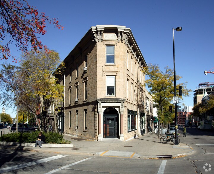More Photos Of 104 King St, Madison Storefront Retail Office For Lease