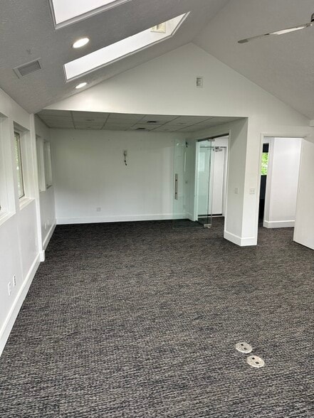 More Photos Of 656 Kreag Rd, Pittsford Office For Lease
