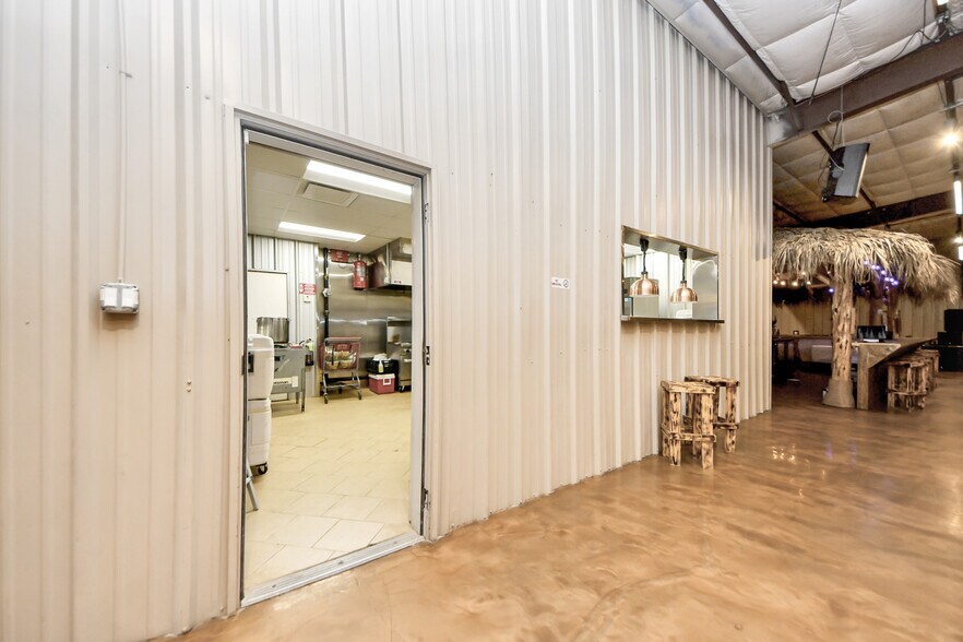More Photos Of 11730 Aldine Westfield Rd, Houston Warehouse For Sale