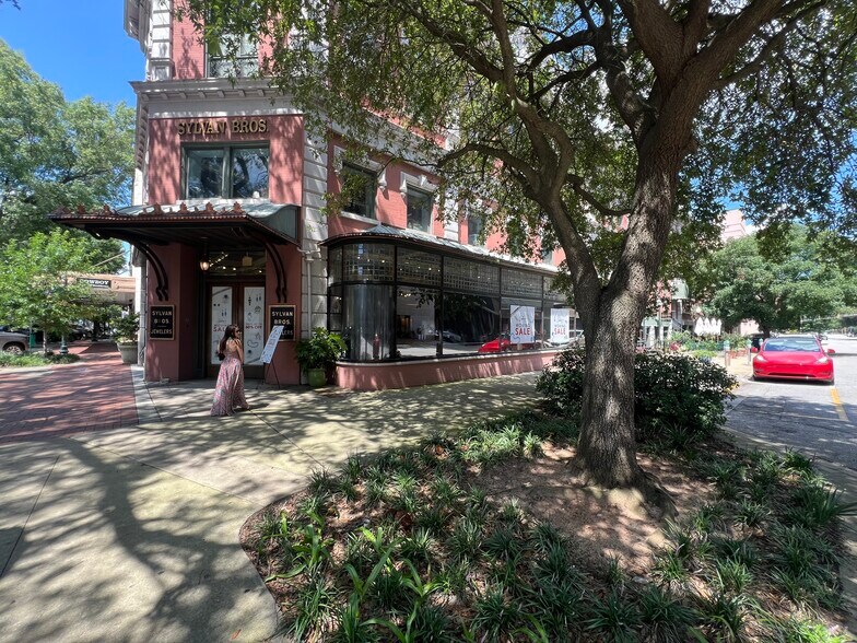 More Photos Of 1201-1217 Hampton St, Columbia Office For Lease