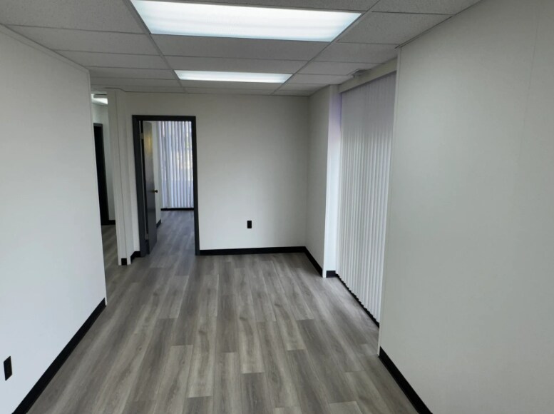 More Photos Of 34100 Industrial Rd, Livonia Warehouse For Lease