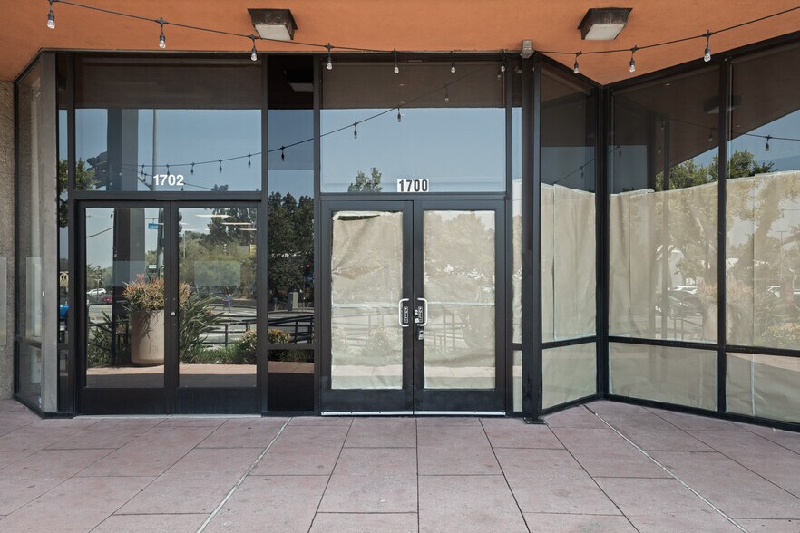 More Photos Of 1700 N Vermont Ave, Los Angeles General Retail For Lease