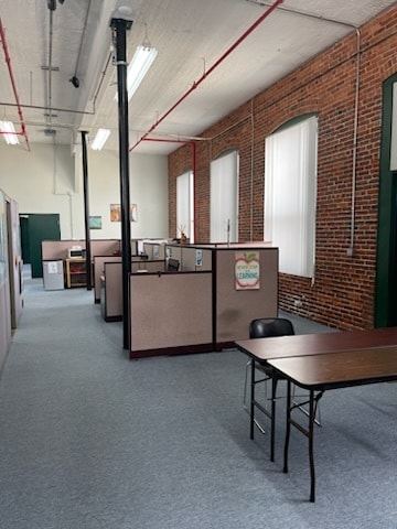 More Photos Of 119R Foster St, Peabody Light Distribution For Lease
