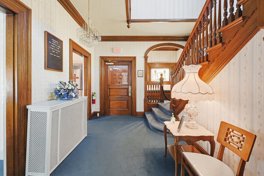 More Photos Of 1501 Lonsdale Ave, Lincoln General Retail For Sale