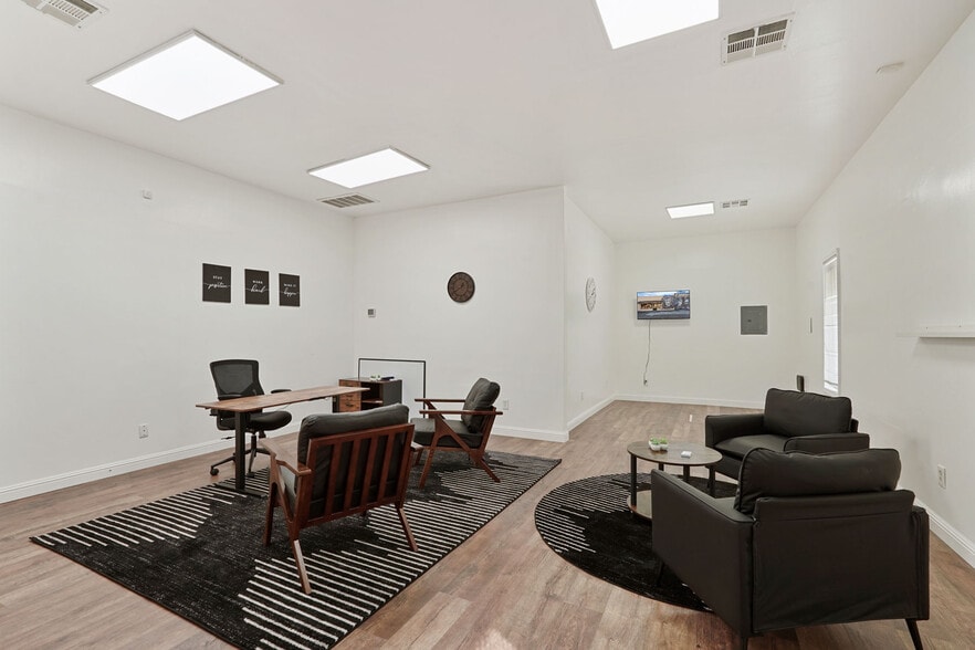 More Photos Of 304 W Harding Way, Stockton Office For Sale