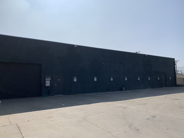 More Photos Of 210 W Palm Ave, Burbank Manufacturing For Lease