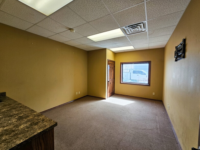 More Photos Of 1650 Vision Dr, Abilene Flex For Lease