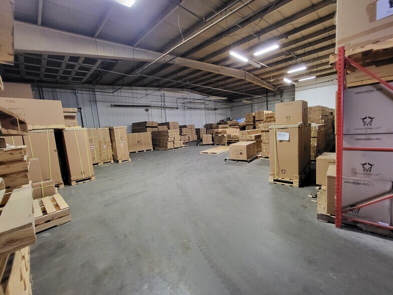 More Photos Of 516 Adele Ave, Joplin Distribution For Sale