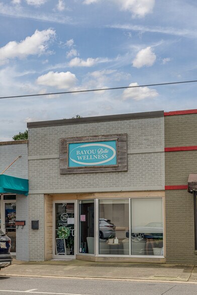 Primary Photo Of 317 Wood St, West Monroe General Retail For Sale