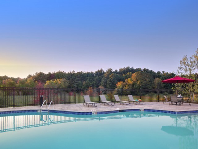 More Photos Of 4 Berry St, North Andover Apartments For Lease