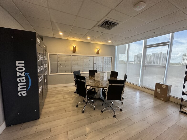 More Photos Of 1720 Harrison St, Hollywood Office Residential For Lease