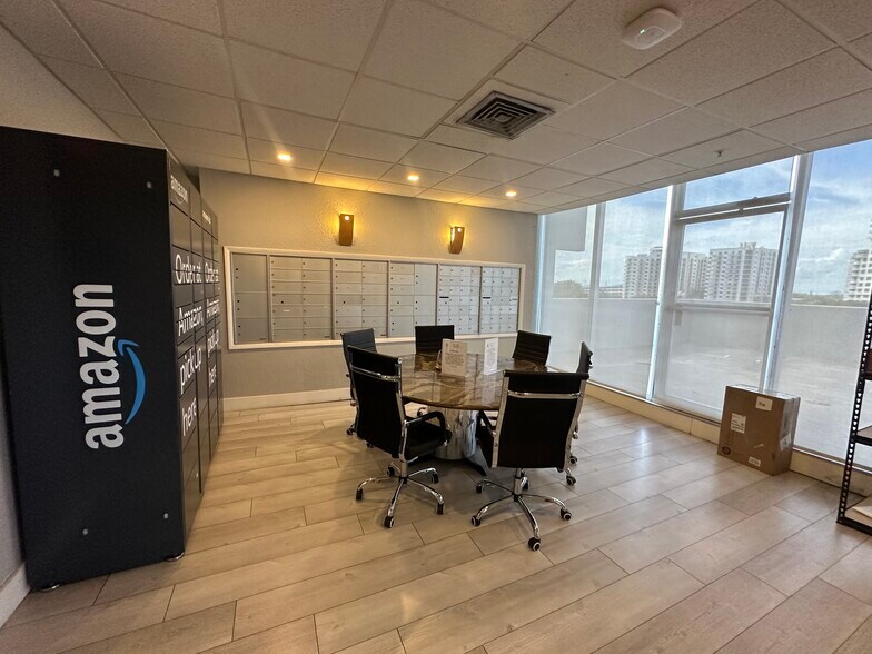 More Photos Of 1720 Harrison St, Hollywood Office Residential For Sale