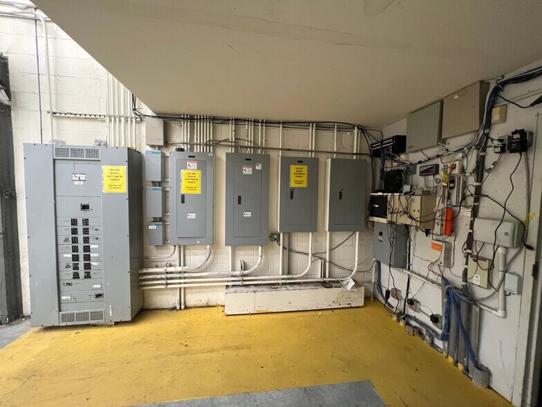 More Photos Of 2001 Garth Rd, Baytown Freestanding For Sale