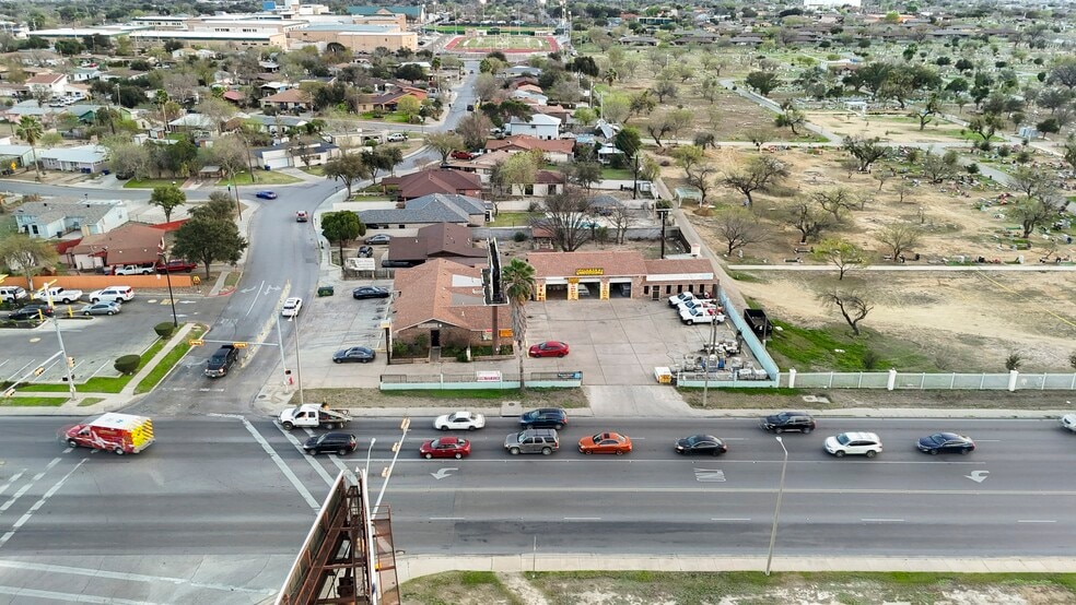 More Photos Of 1919 E Saunders St, Laredo Storefront Retail Office For Sale